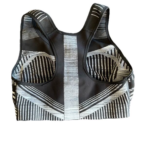 Nike Flyknit High-Support Sports Bra, Black/Grey Medium Gym Running Tennis Golf - Picture 2 of 6